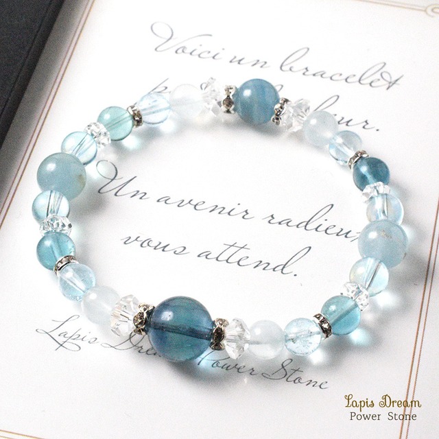 心を静かに整える、青の癒しのお守り ｜ ブルーフローライトとブルーカルサイトのパワーストーン ブレスレット