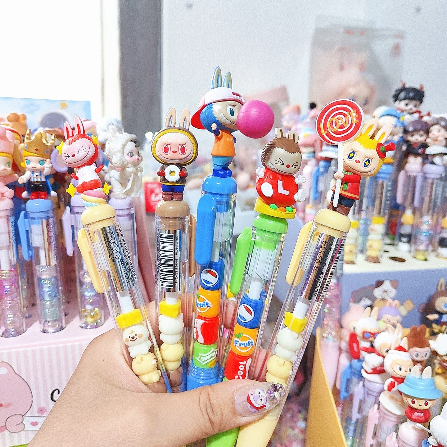 大人気! Labubu 立体フィギュアボールペン 萌え粒シリーズ 子どもから大人まで♡ 友達・同級生へのギフトに