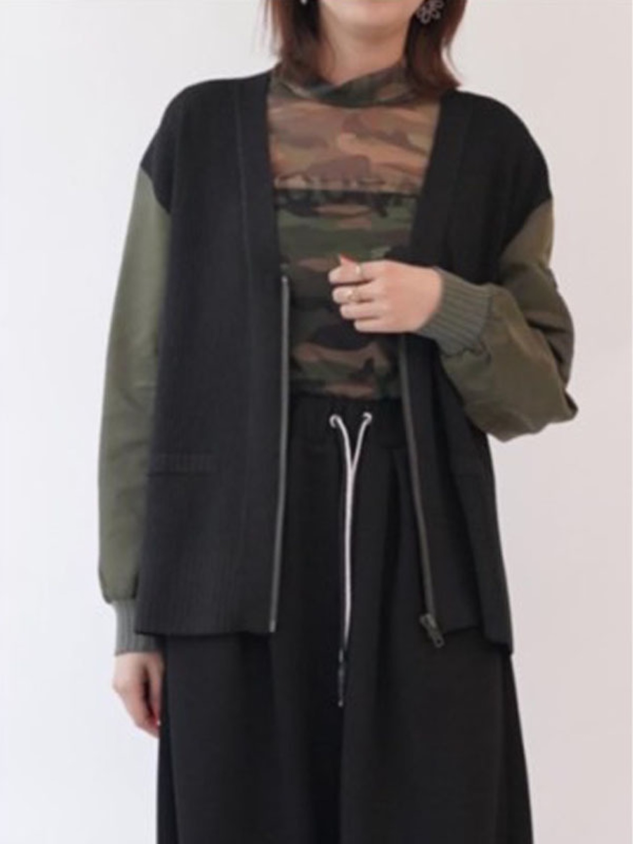 33℃　bc601701　ラメ糸ミリタリースリーブ 切替 Knit c/d