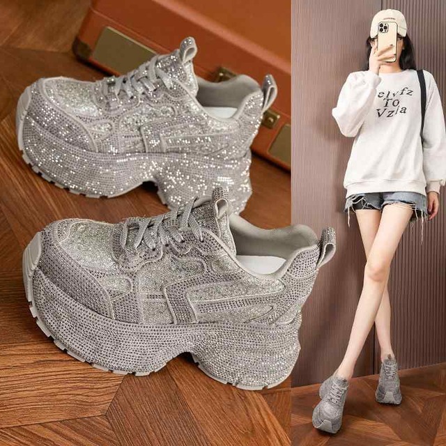 厚底 スニーカー キラキラ ラインストーン かっこいい 韓国系 ダッドスニーカー 個性的 黒 ブラック グレー シルバー 輝く クリスタル スタッズ 目立つ 高級感 オルチャン系 女子 ハイテクスニーカー 渋色 クール ダークカラー 運動靴 インスタ映え