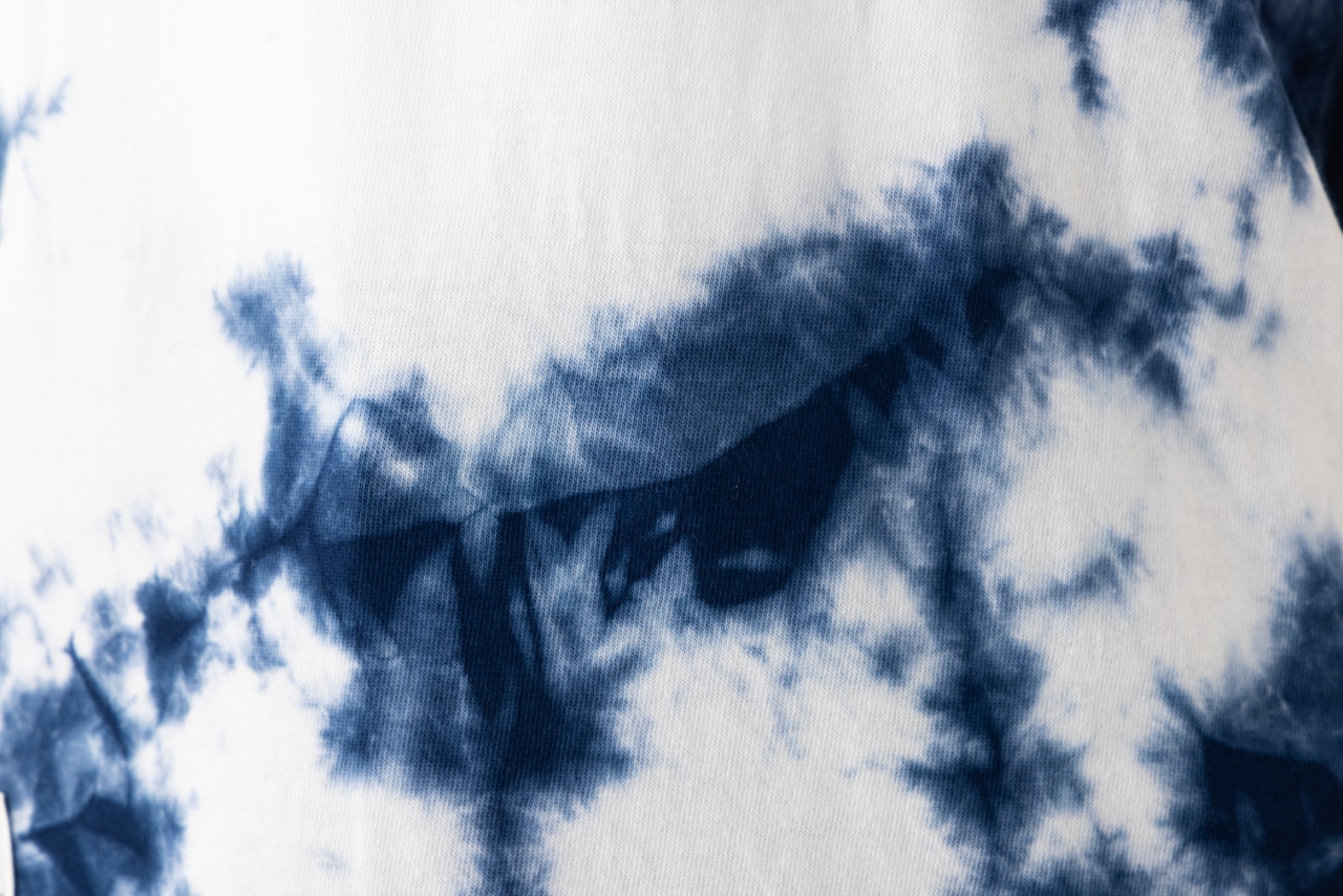 黒紋付染め長袖Tshirt 「青霧 -あおきり-（Blue fogs）」