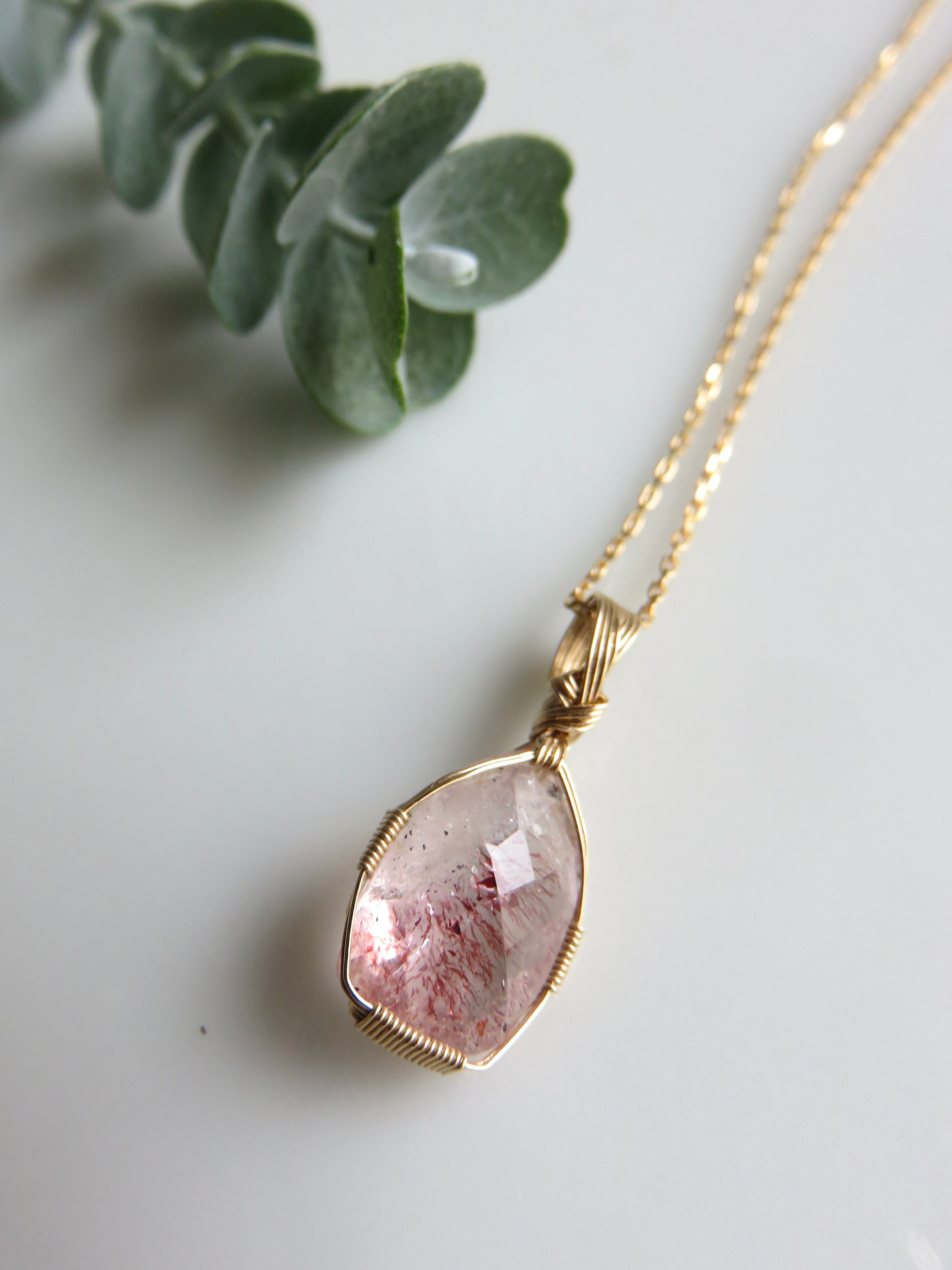 エレスチャルクォーツ(3.3ct、ゲーサイト入り)女神巻き®︎ペンダント