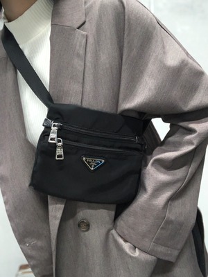 PRADA 　プラダ　トライアングルロゴ　テスートナイロン　ウエストバッグ　ボディバッグ　ブラック　vintage　ヴィンテージ　オールド　sh566s