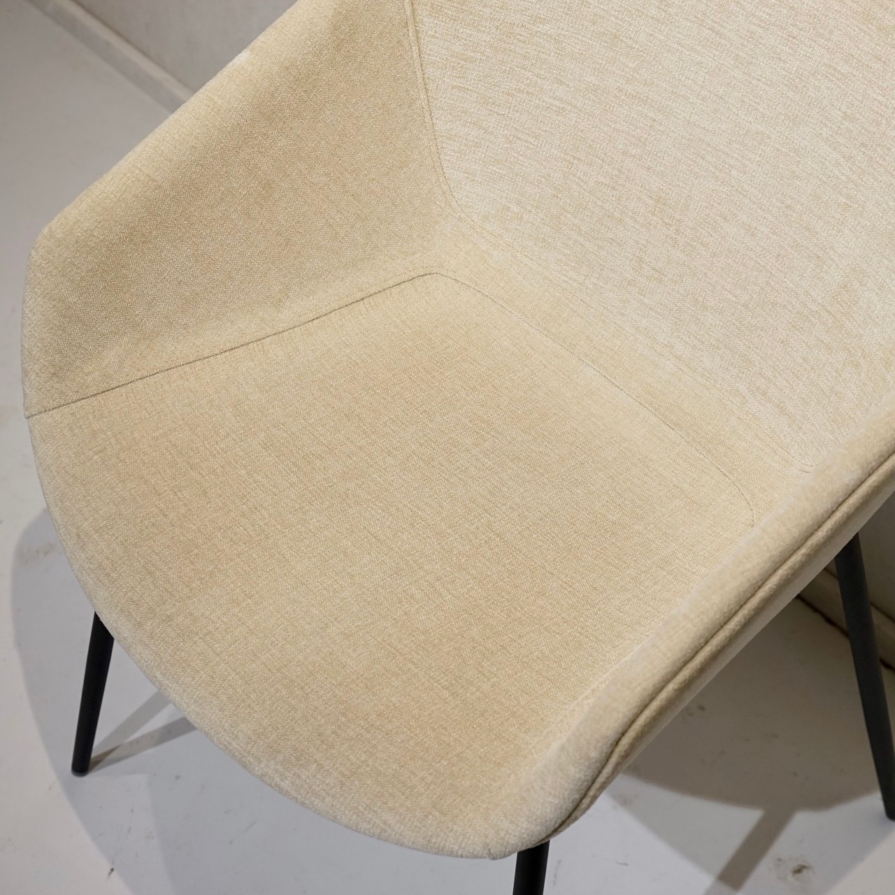 BoConcept ボーコンセプト Vienna ヴィエナ ダイニングチェア アームチェア 椅子 チェア ファブリック デンマーク 北欧 モダン ナチュラル