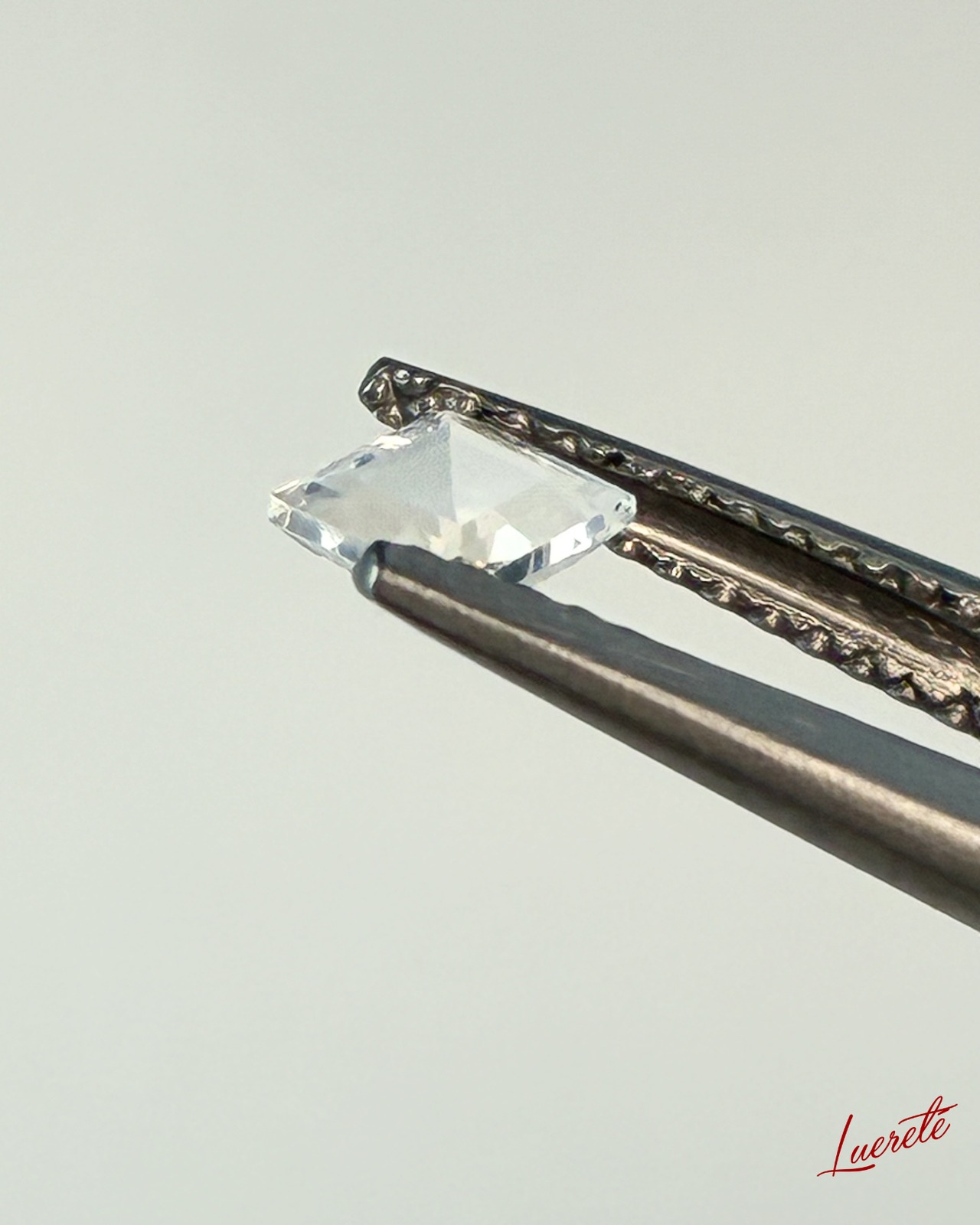 Natural Blue Moonstone 0.25ct  Loose Gemstone 天然ブルームーンストーン 0.25ct  ルース【LE-0073】