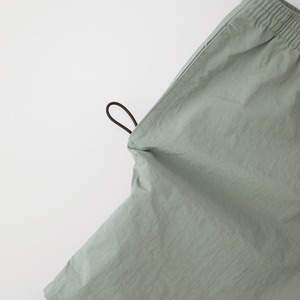 DAVRYU bubble Nylon SHORTS [ピスタチオ]