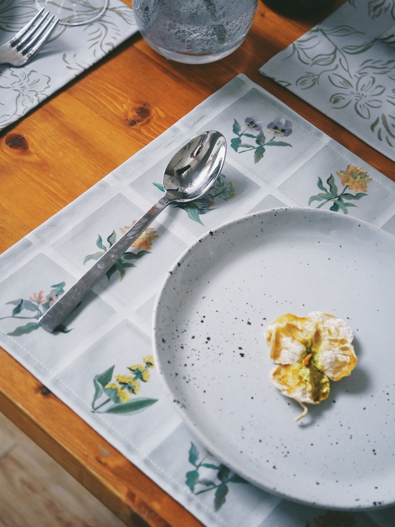 drawing print place mat flower tile