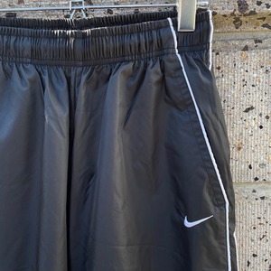 【Lサイズ】NIKE ナイキ ロゴ刺繍 古着 ナイロンパンツ 黒×白