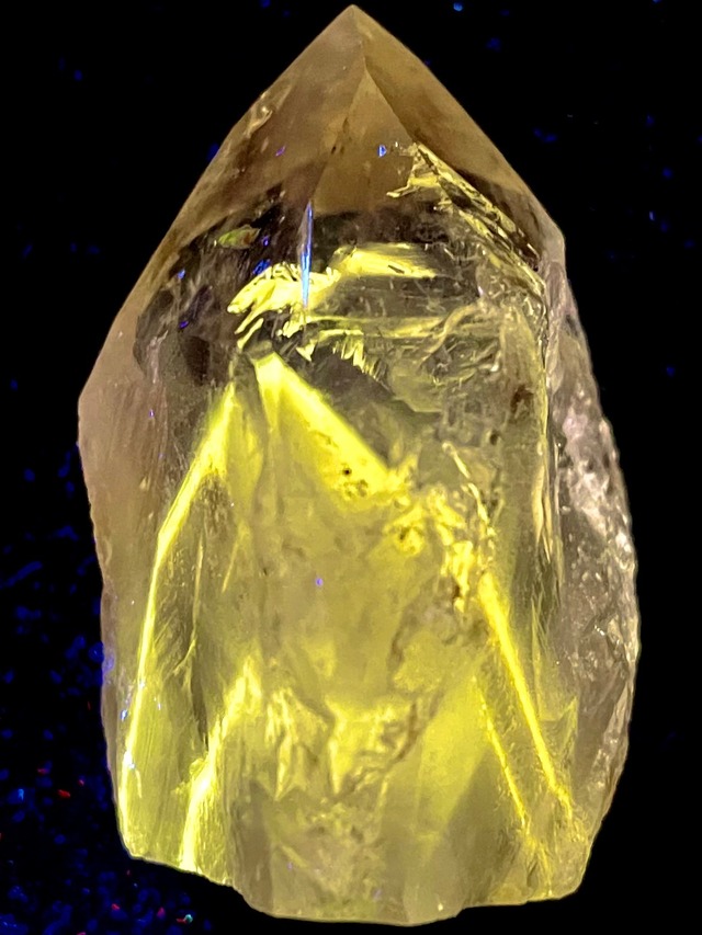 8) 神聖なる導き・内なる光(真実)「パウエライト」ファントム・アメジスト原石(ファセット研磨)