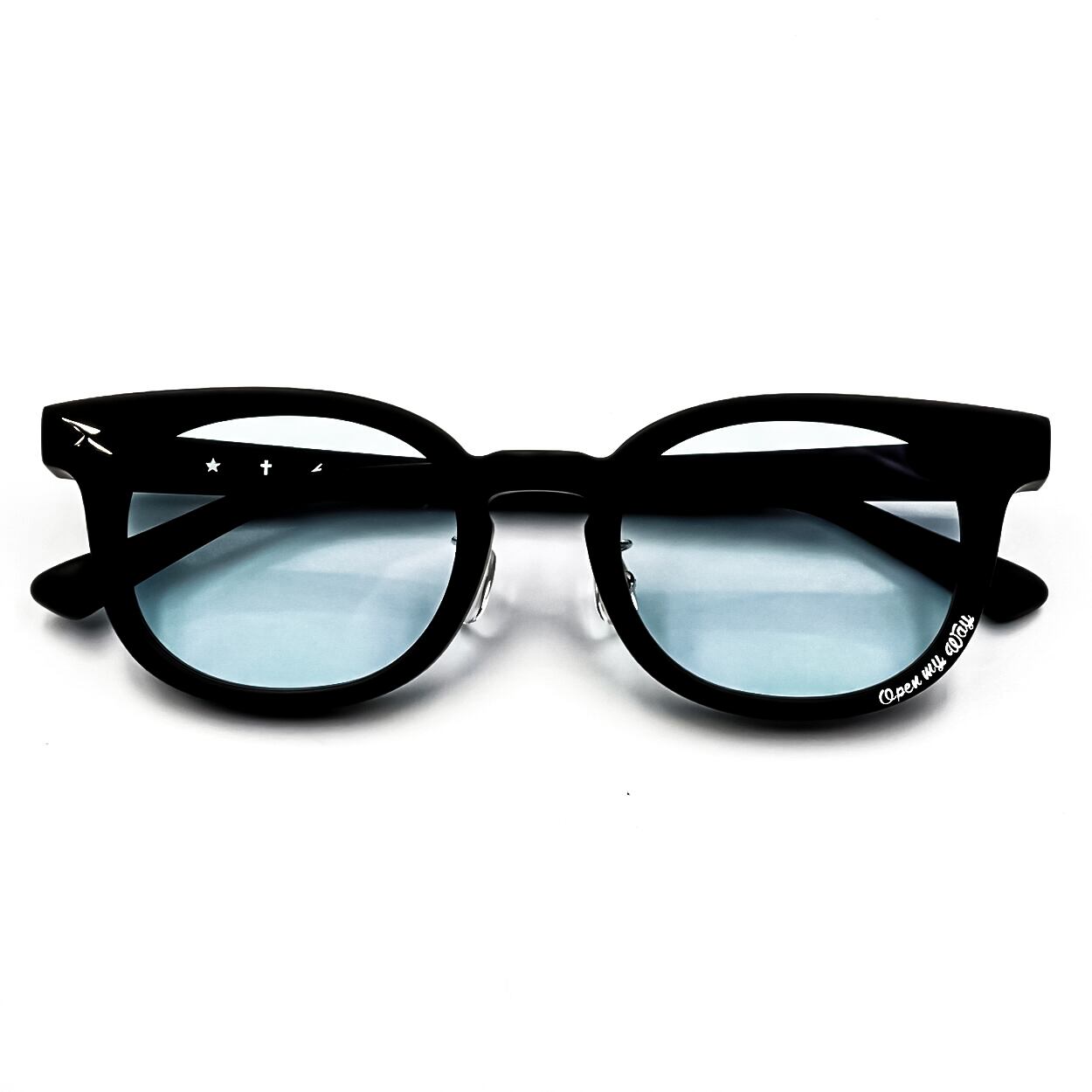Sky Blueレンズ ⚡︎ Open2 / Matte Blackフレーム ⚡︎