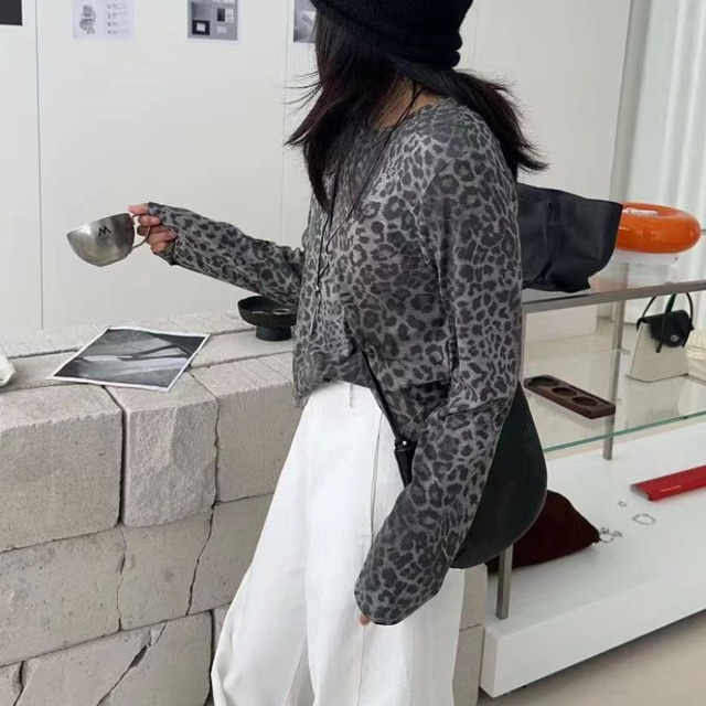 leopard cut and sew top J00022