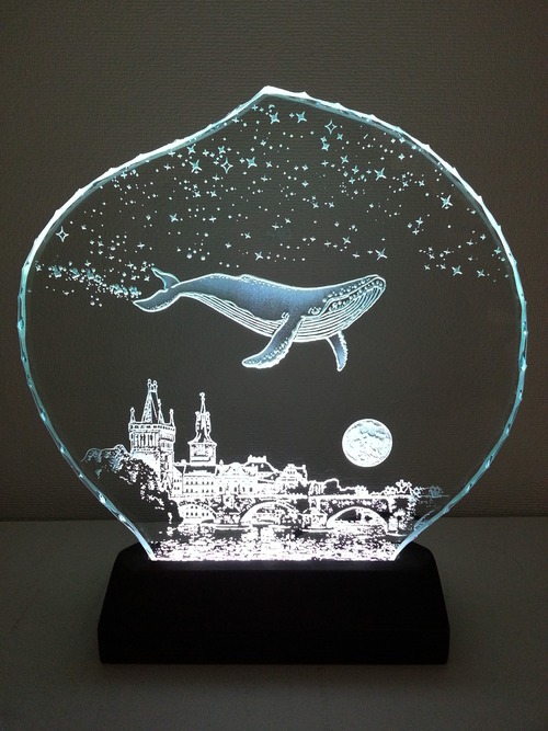星降る夜・クジラ・プラハ　ガラスエッチングパネル Mサイズ・LEDスタンドセット（ランプ・ライト・照明） 