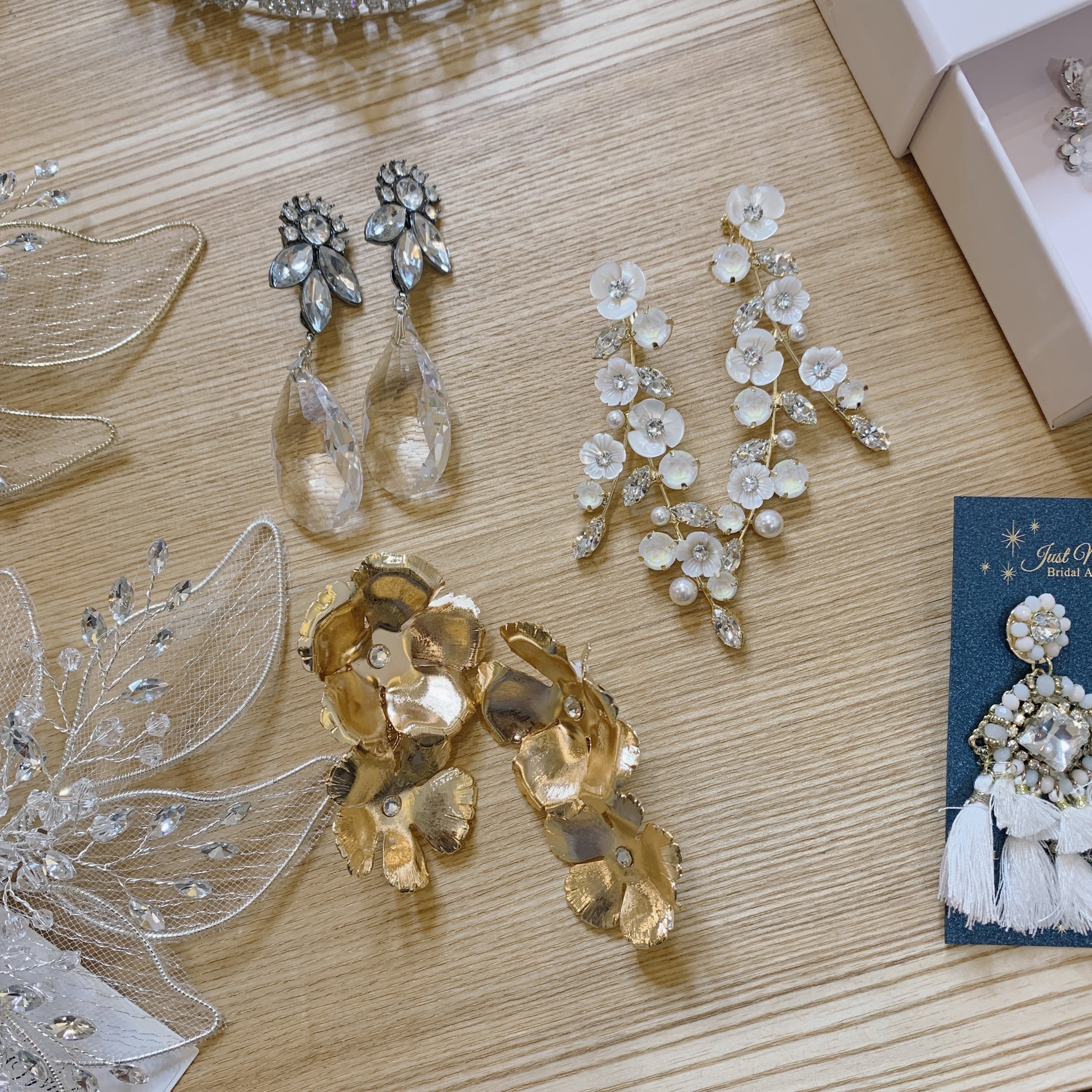 Elizabeth Bower】Trillium Pearllum Chandelier ゴールド Elizabeth Bower】Trillium Pearllum Chandelier ゴールド