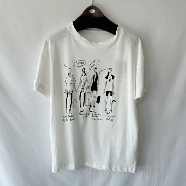 シンプルだけどおしゃれにデザインプリントTシャツ
