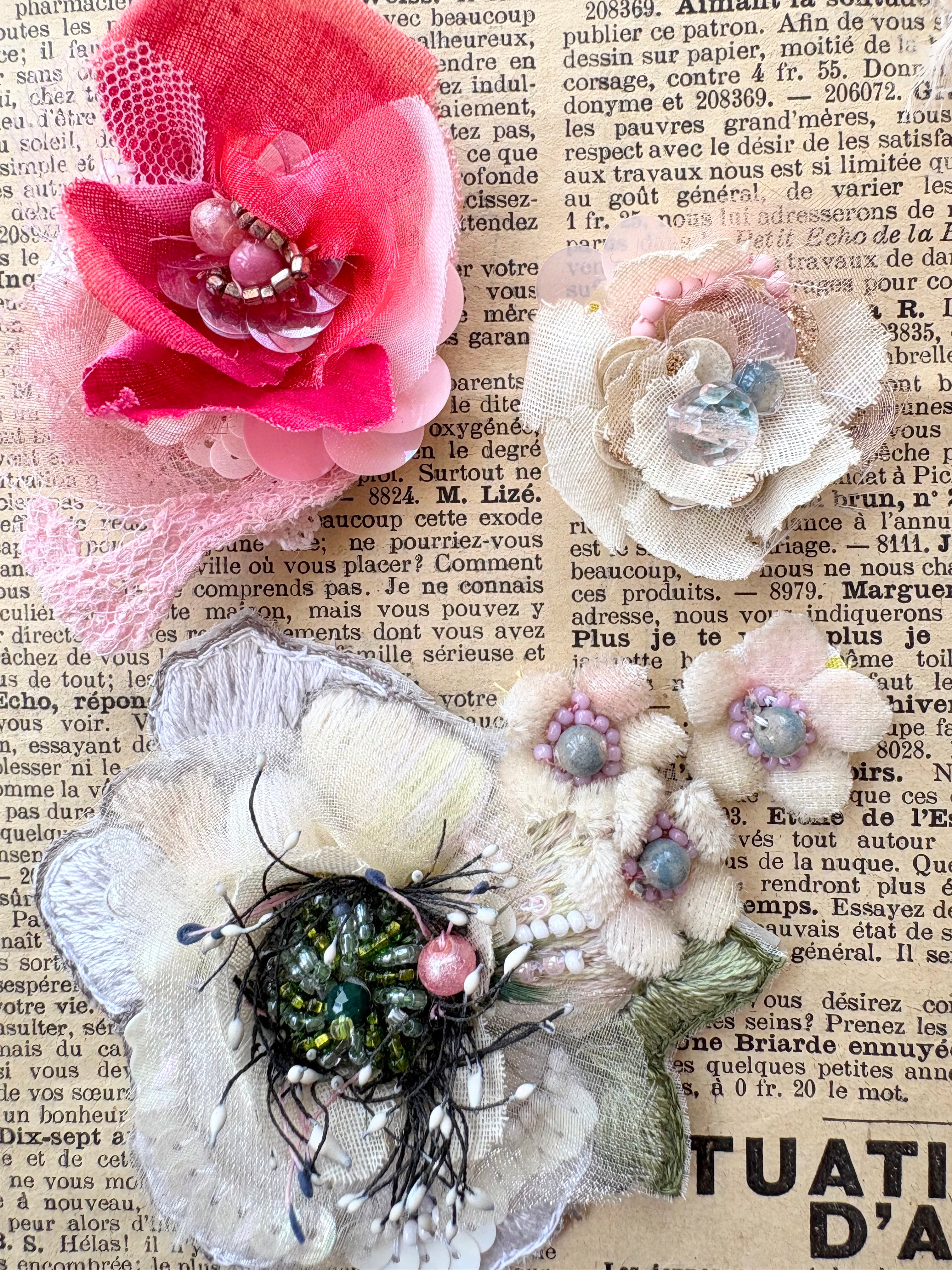 Morning in the garden ビーズ刺繍の絵です Morning in the garden ビーズ刺繍の絵です 【公式通販】