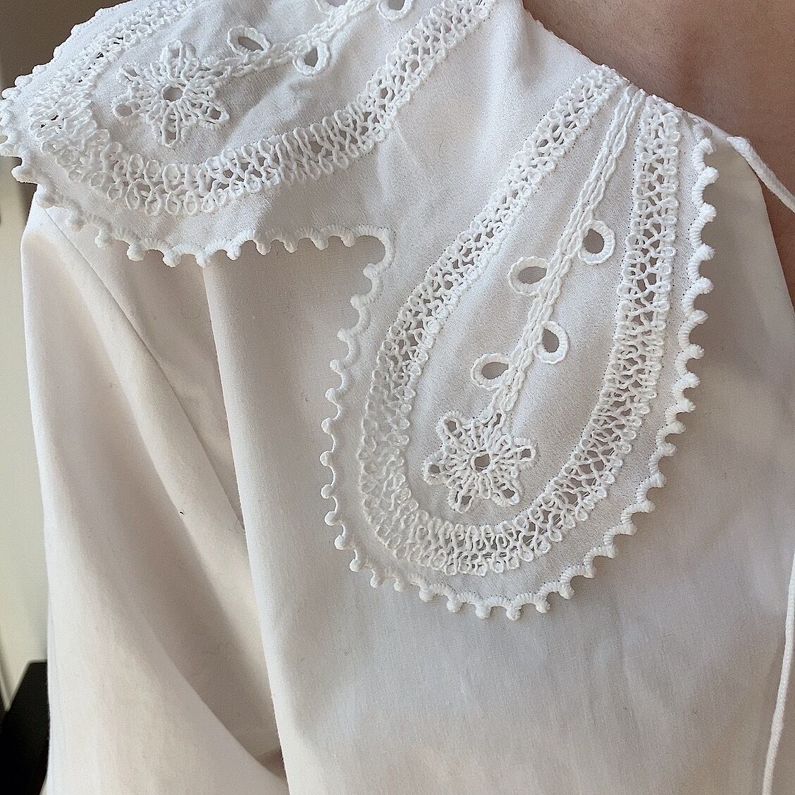 専用！Moripon Flower blouse ホワイト Flower blouse /white (4月上旬頃発送予定) | moripon.
