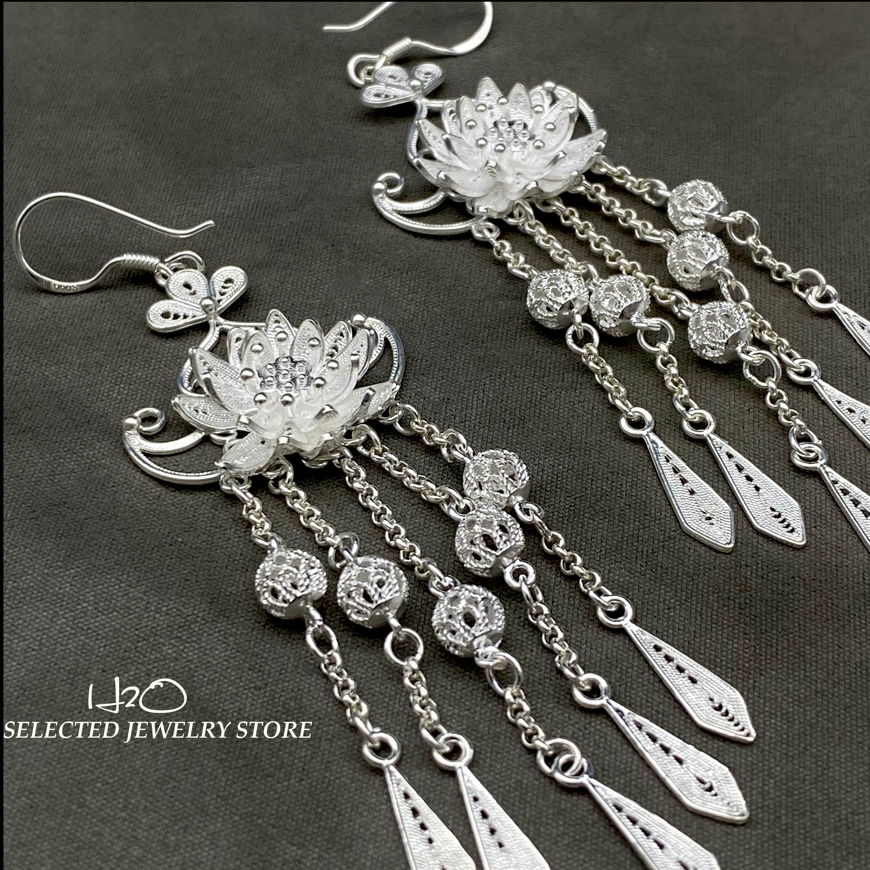 100% S925 Silver 蓮の花 手作りピアス 少数民族(苗族)伝統民芸 100% S925 Silver 蓮の花 手作りピアス 少数民族(苗族)伝統民芸