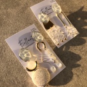 ラヴァの 大振り アシンメトリーピアス / イヤリング / サージカルステンレス