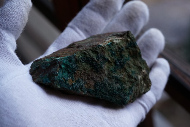 ブロシャン銅鉱 Brochantite