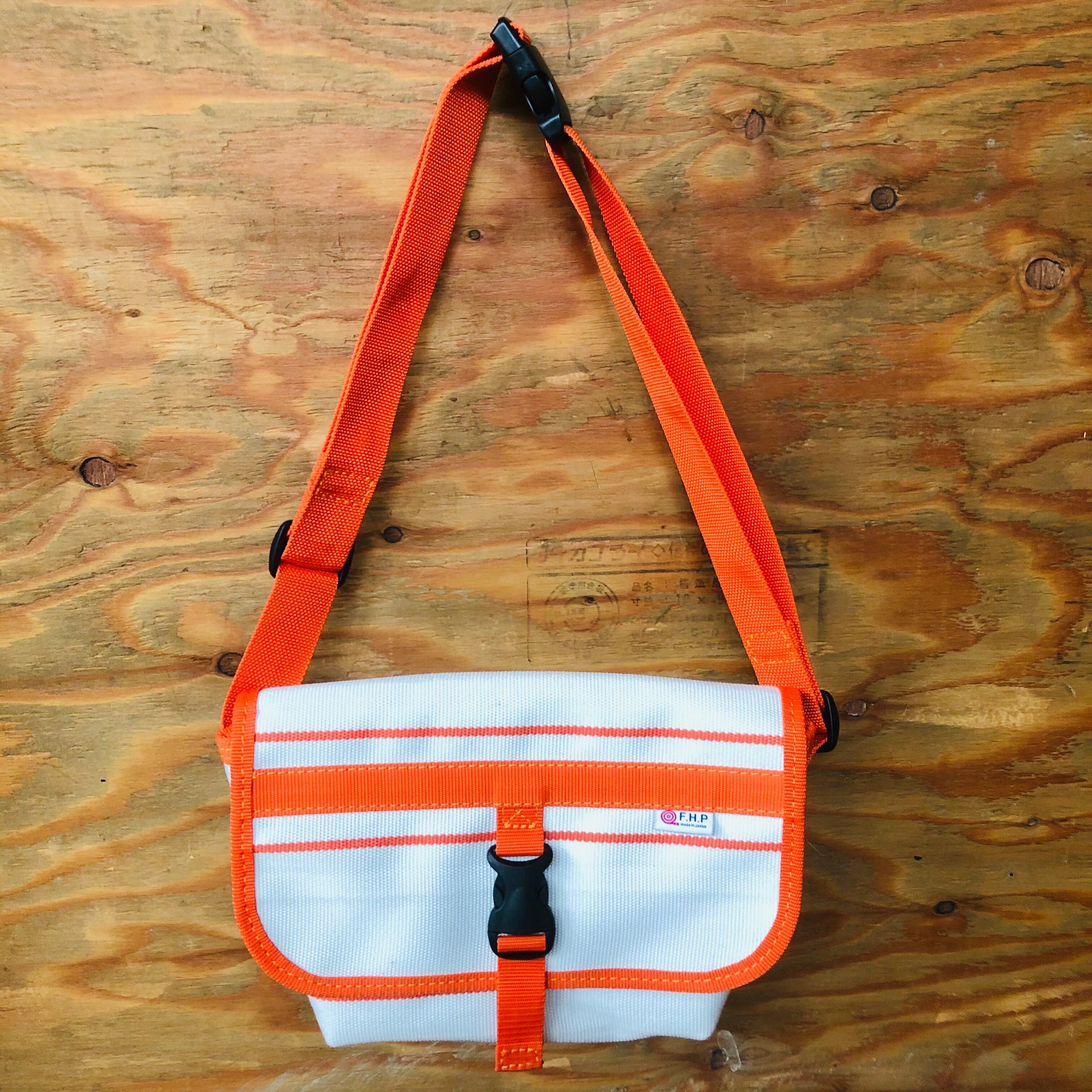 ボディバッグ M 白×赤 | Design Store takajin