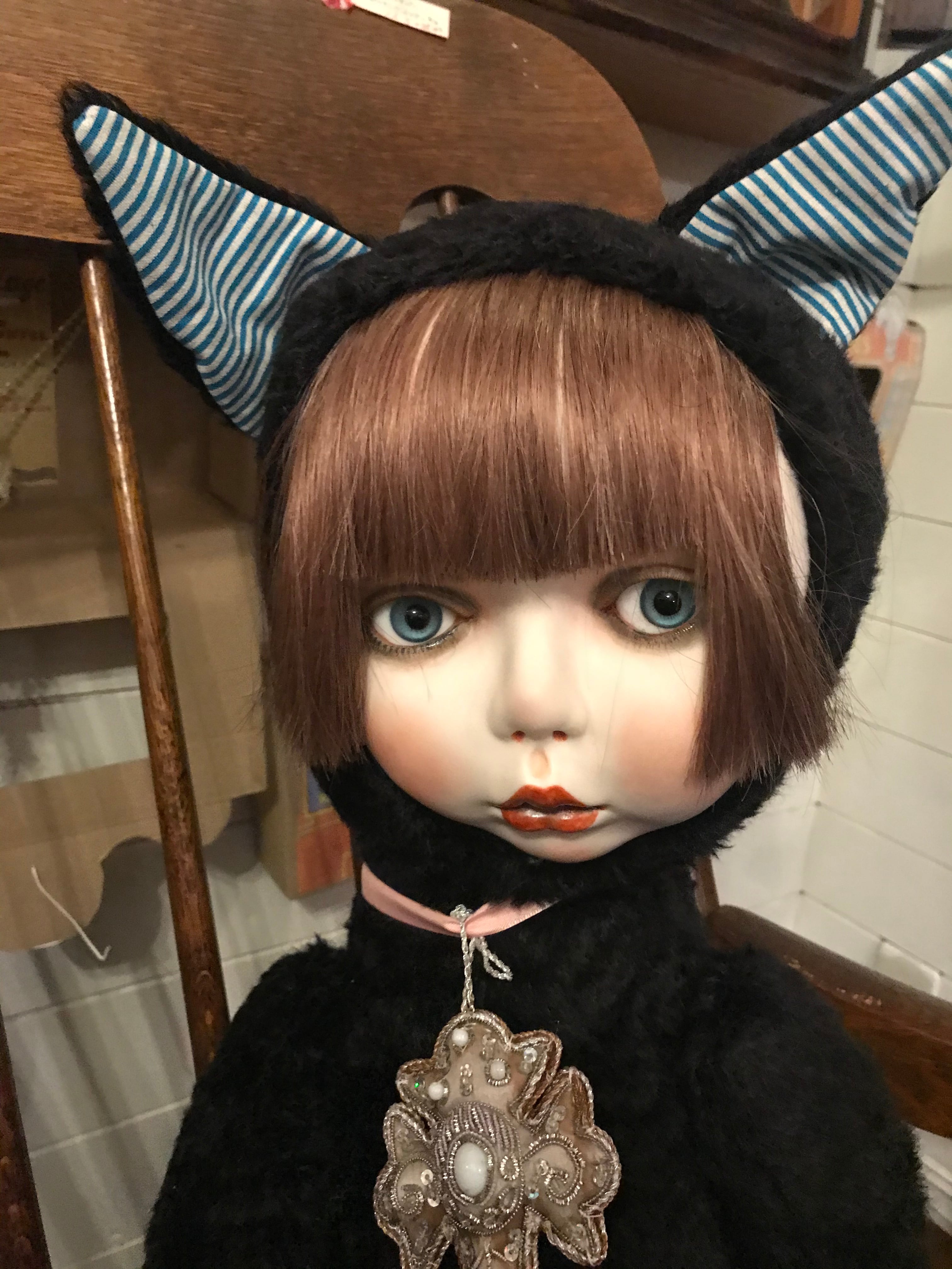 おにんぎょ屋葉　金曜日の黒猫　創作人形　お顔はビスク | コルメキッサウェブショップ　創作人形、絵画、アンティークなど powered by BASE