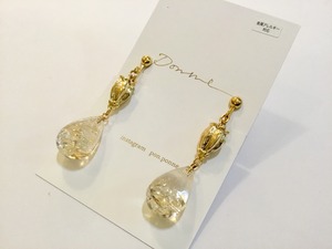 【ピアス変更可能】ponne 花のしずくイヤリング