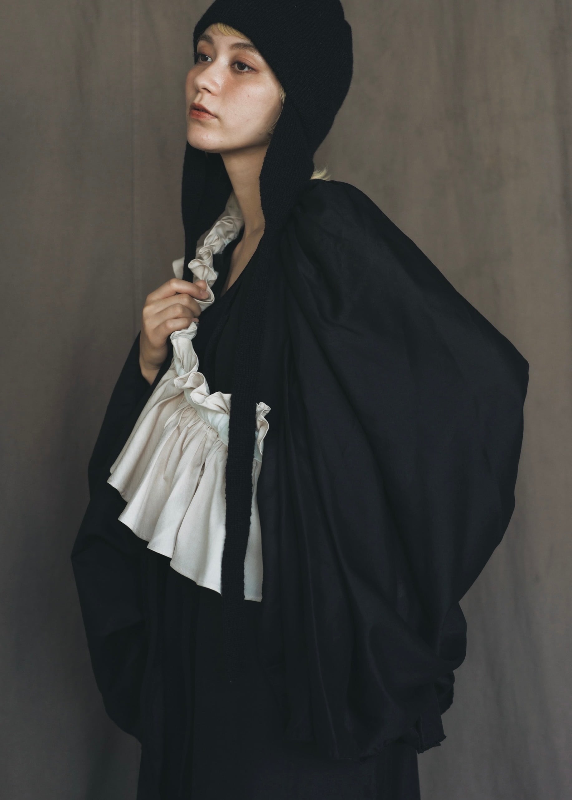 DŌRA | Versatile Ruffled Bag - WHITE | ORIENT MILLINERY
