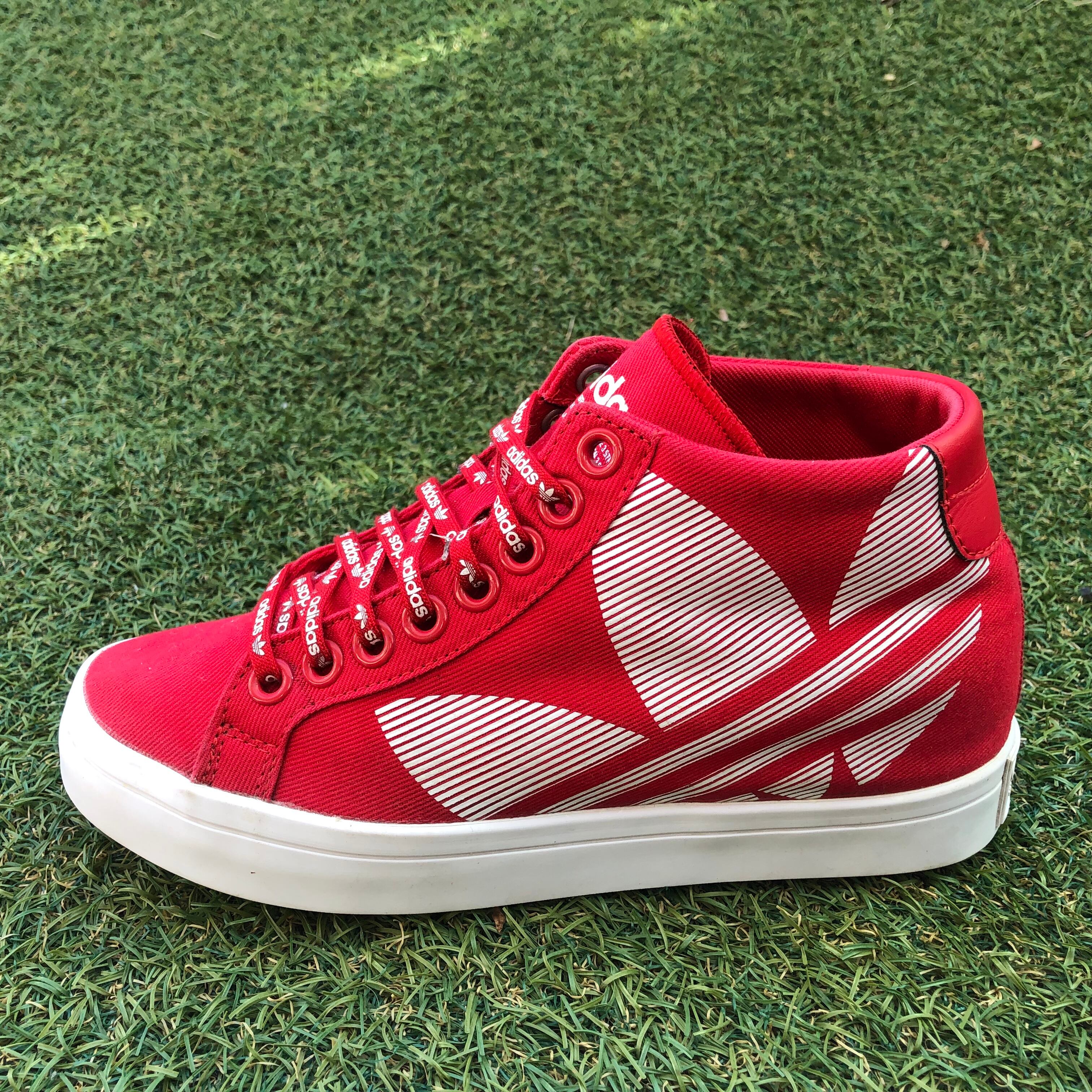 adidas COURTVANTAGE HEEL TREFOIL アディダス コートヴィンテージ トレフォイル HW693