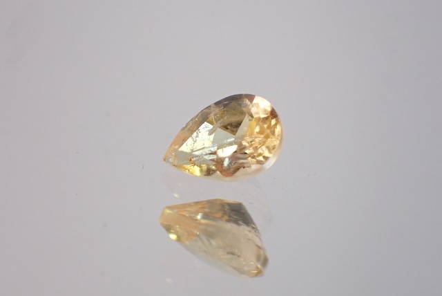 インペリアルトパーズ　0.53ct　 [D9-10]