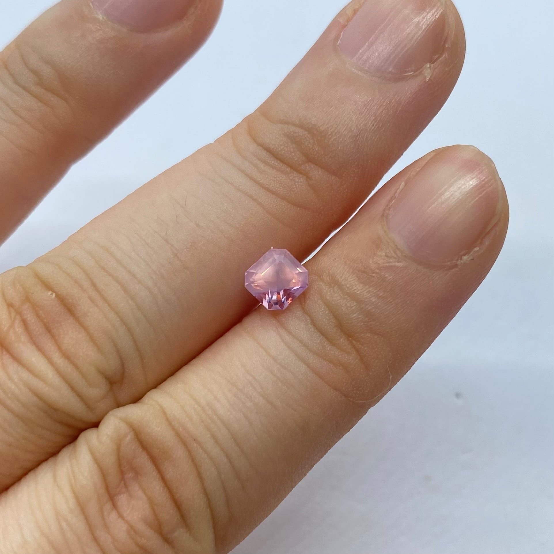 苺ミルクのようなピンク×ミルキーピンクのサファイア