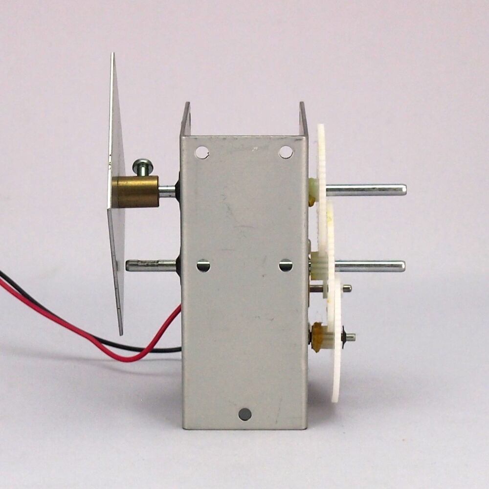 KM-2 ギアードモーター 単一乾電池用電池BOX付 | 国際ディスプレイ工業