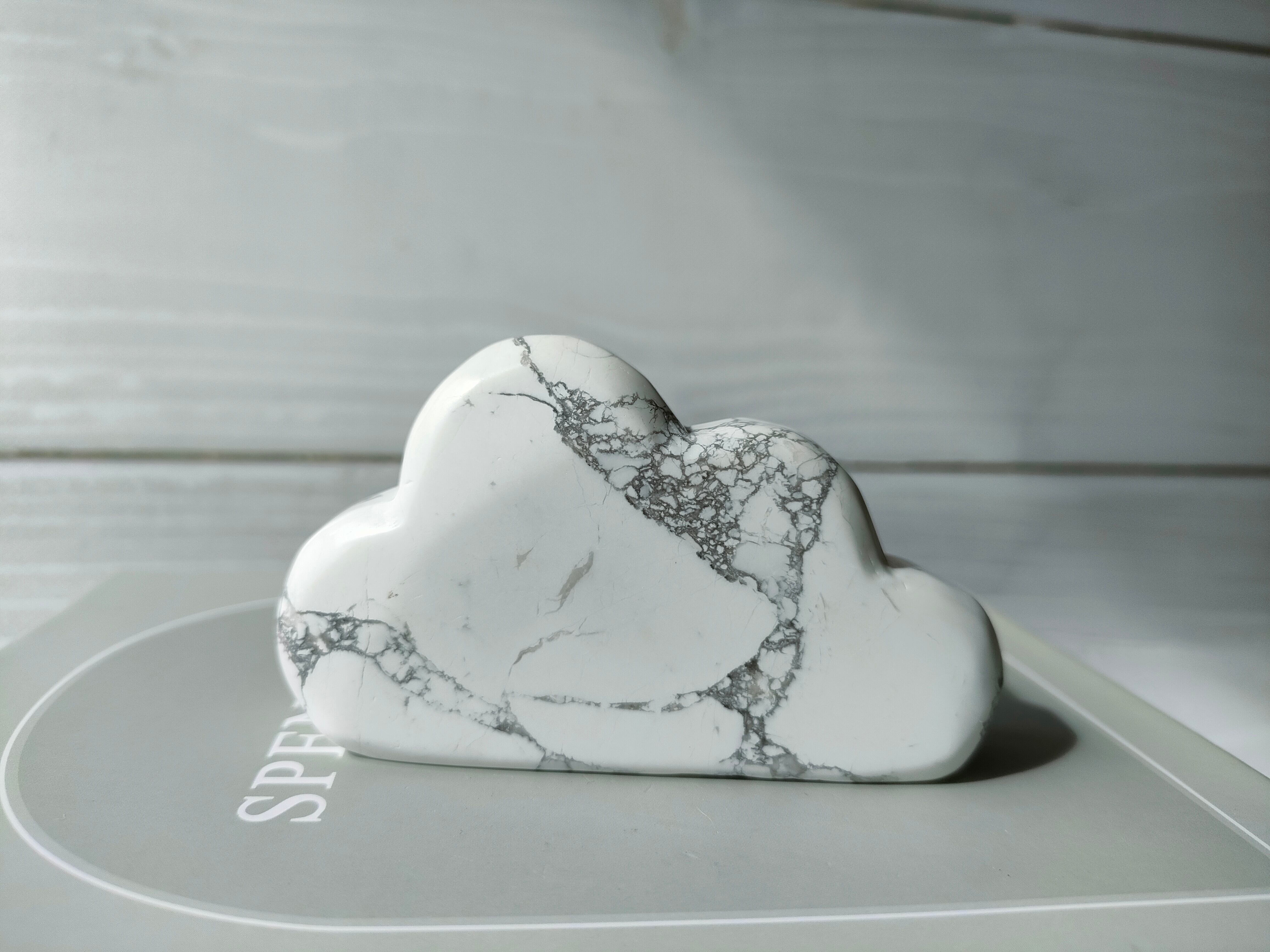 ハウライト cloud︎︎☁