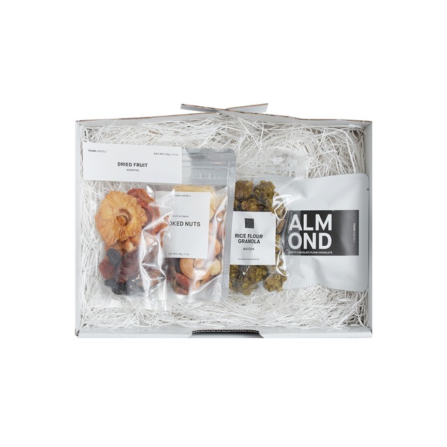 【Gift Set】Dried Fruit Assorted& Smoked Nuts& Rice Flour Granola Matcha& CHOCOLABO Chocolate