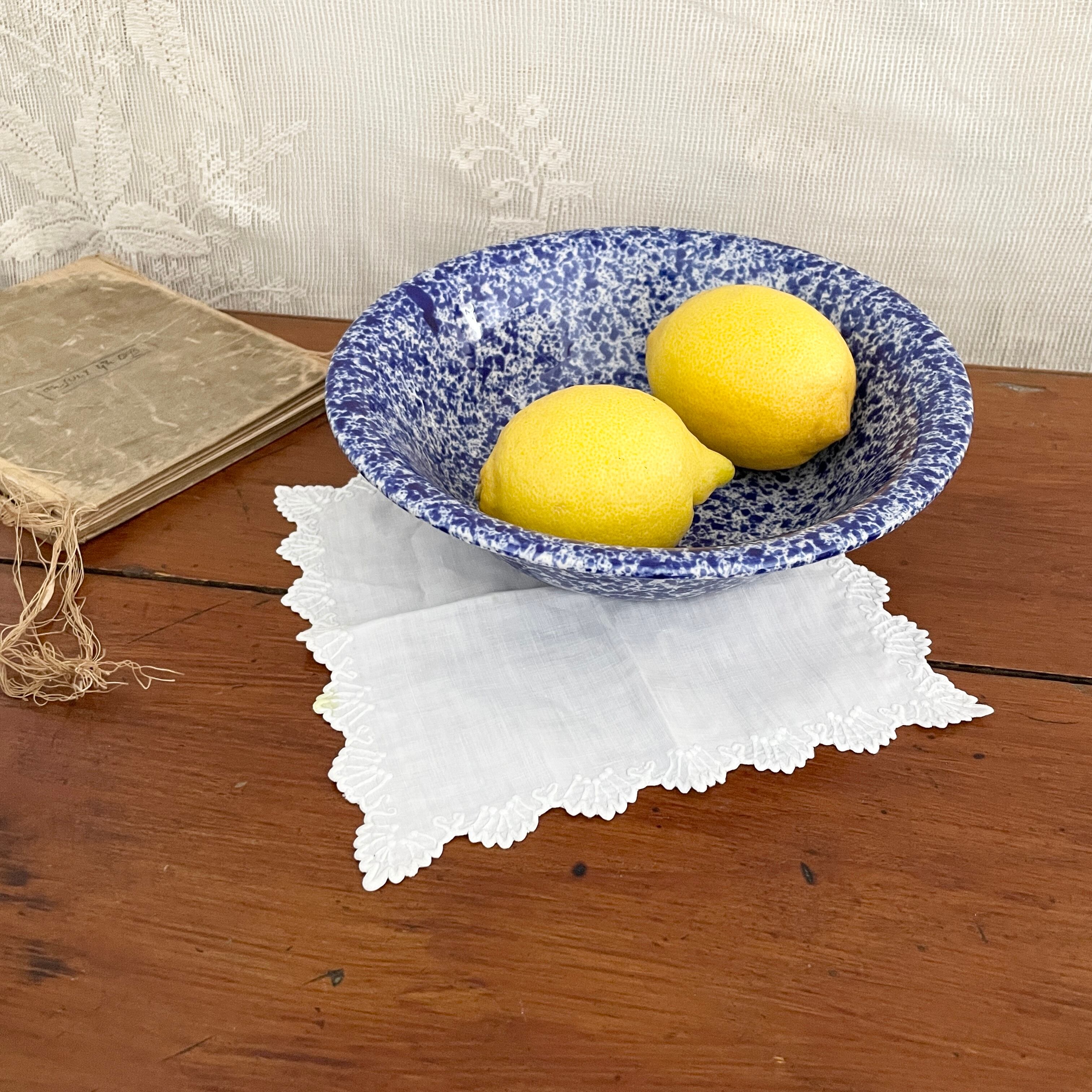 English Vintage Stippled Bowl/イギリスヴィンテージの点描模様の青い