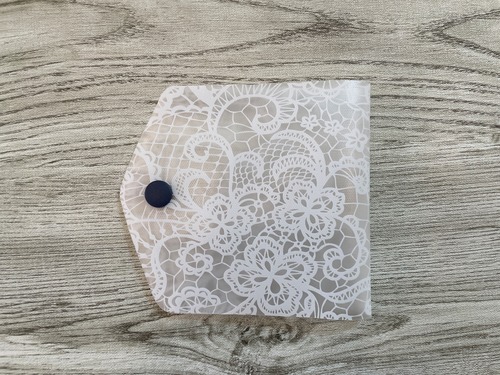 【Su-momo】レース柄のマスクケース