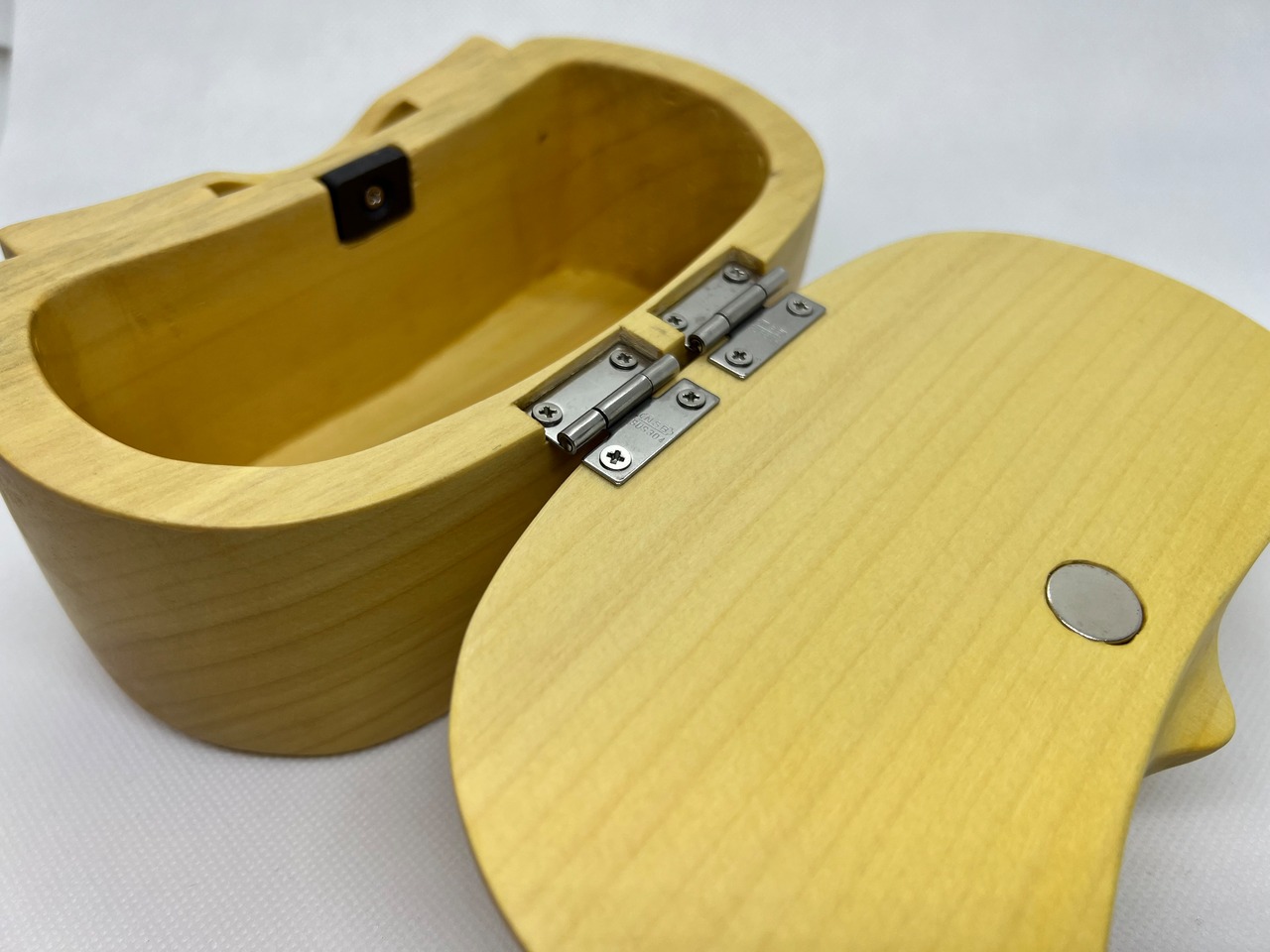 かやの木　丸型くり抜き　UROKODO餌箱　落とし込み、ヘチ釣り、前打ち用餌箱