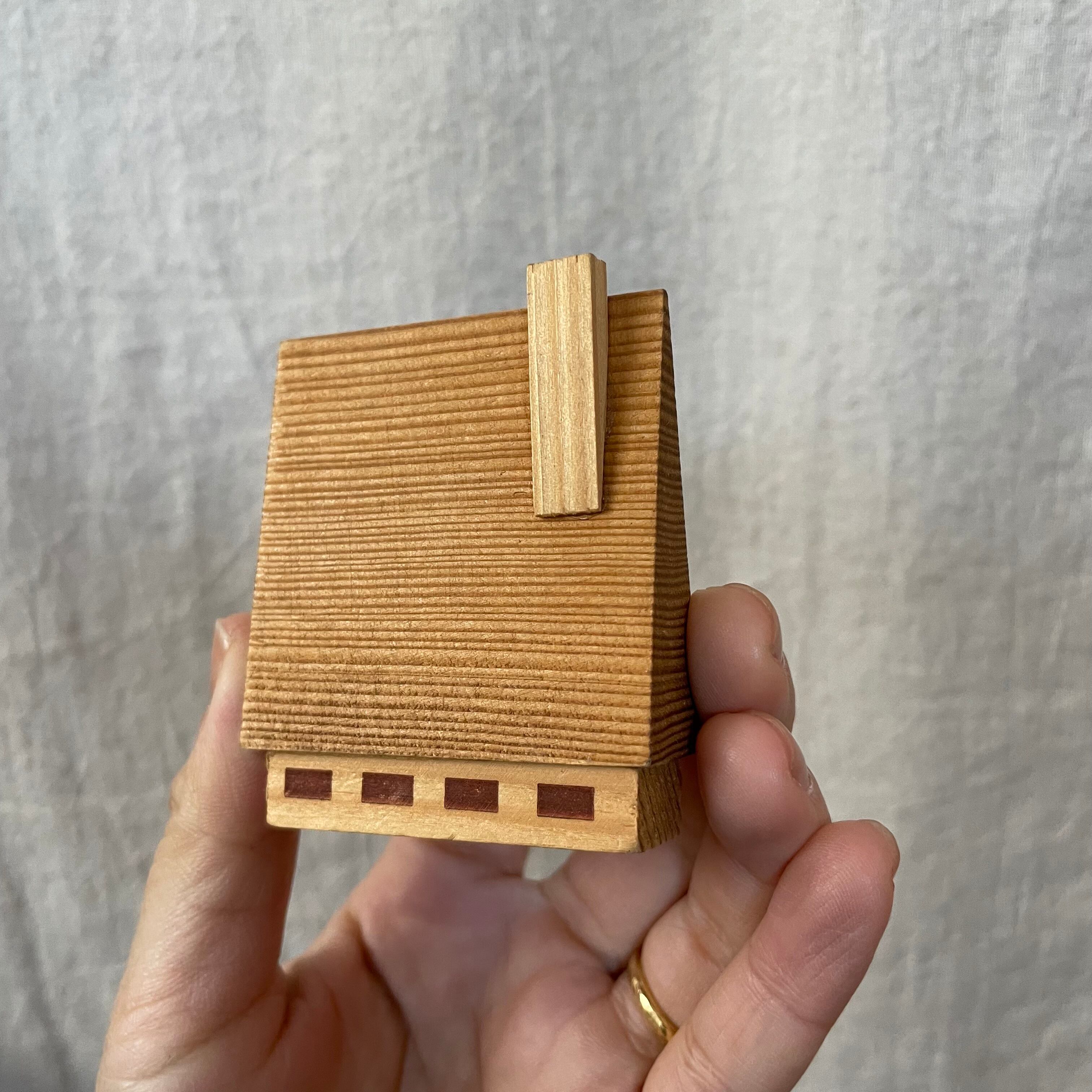 ほぼ屋根な木の家