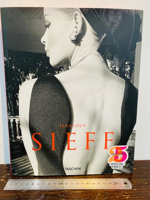 洋書　JEANLOUP SIEFF   25th anniversary! TASCHEN版