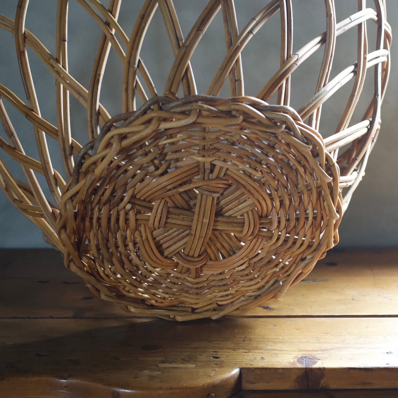 丸 バスケット L〈ラタン・籐・カゴ・収納・ディスプレイ・ランドリー 〉112052