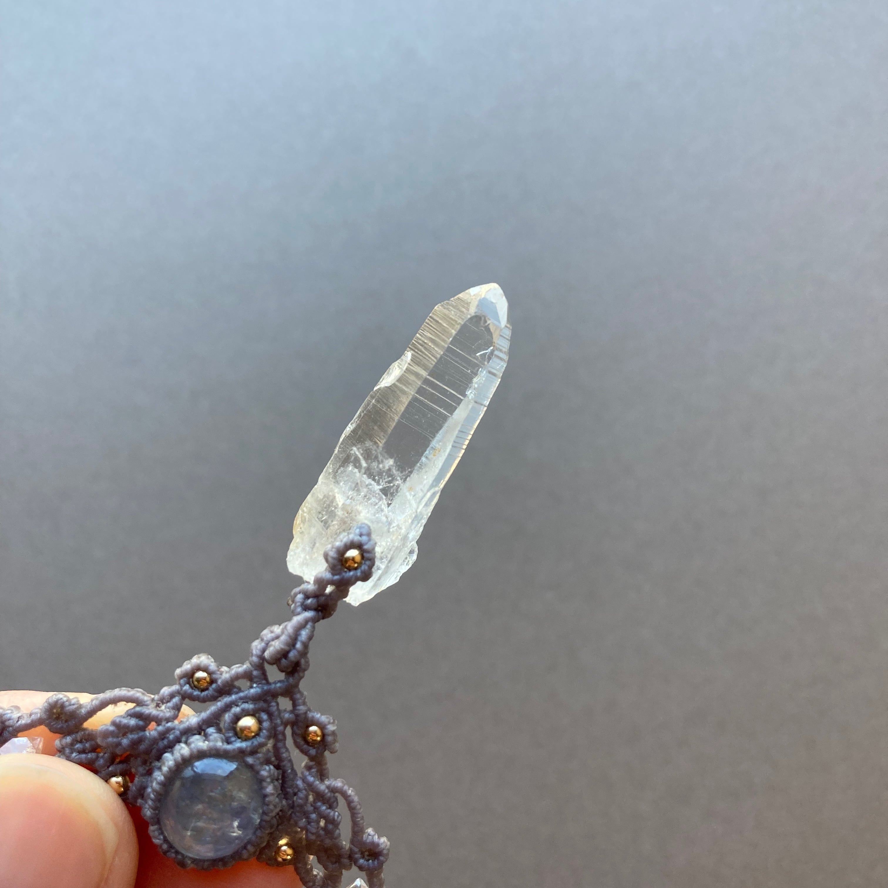 クリスタルとタンザナイト+ハーキマーダイヤモンドのマクラメ