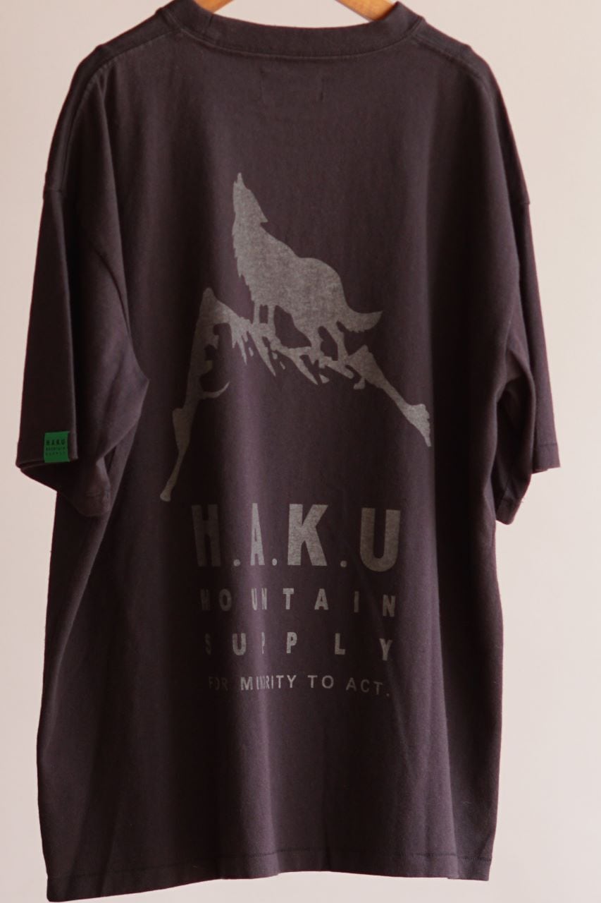 25春夏★ピンボケ風プリント付きTシャツ 25春夏新作】HKT602 WOLFロゴプリントTシャツ | H.A.K.U