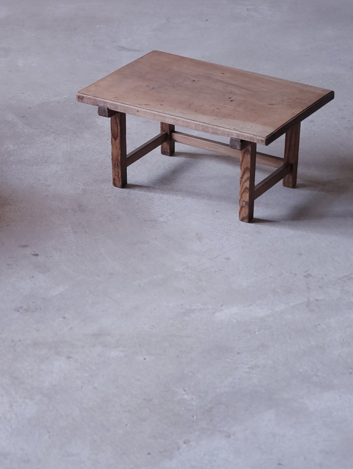 古く味のある木製のテーブル座卓ちゃぶ台作業台古家具古民家古道具