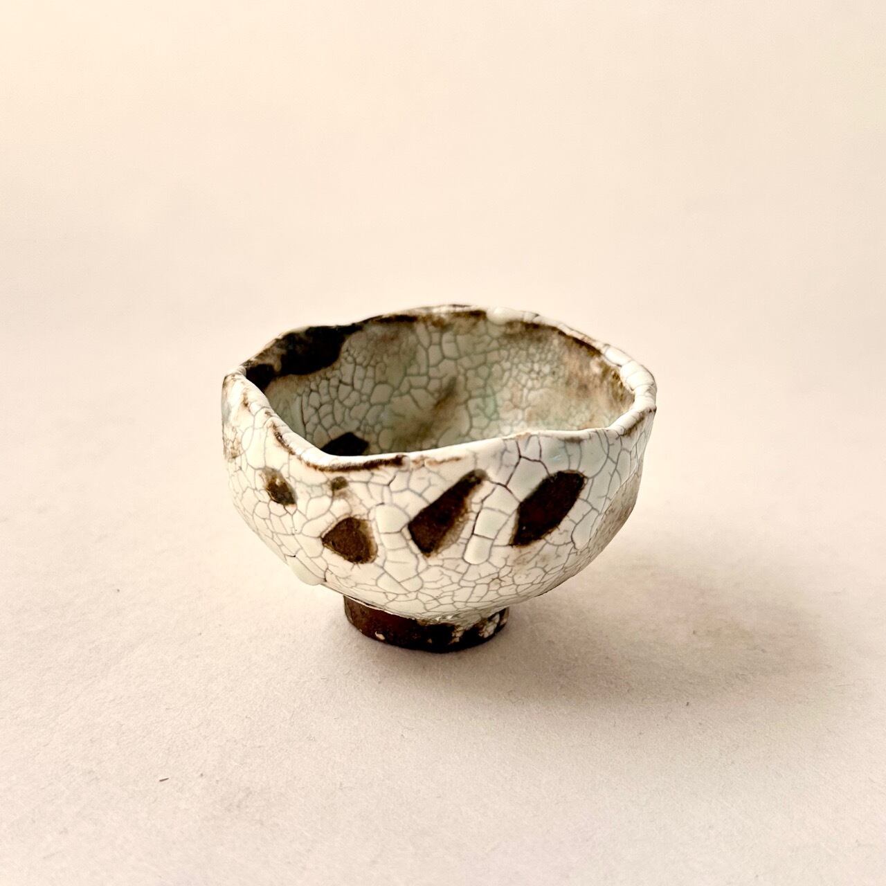 粉引渇水ぐい呑み【榛澤宏】