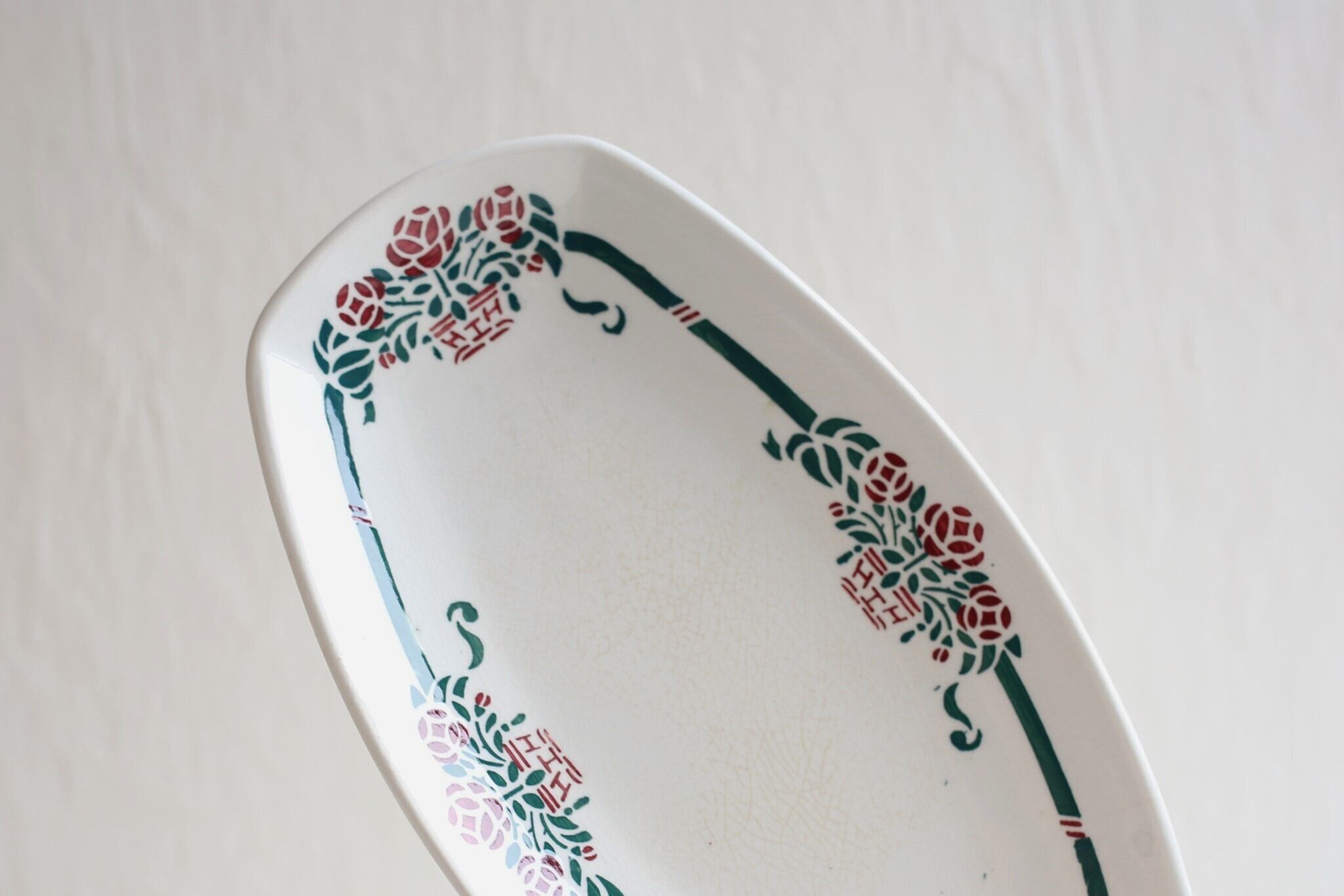 フランス アンティーク ヴィンテージ MOULIN DES LOUPS 変形オーバル皿 『ROSINE』 N-04706