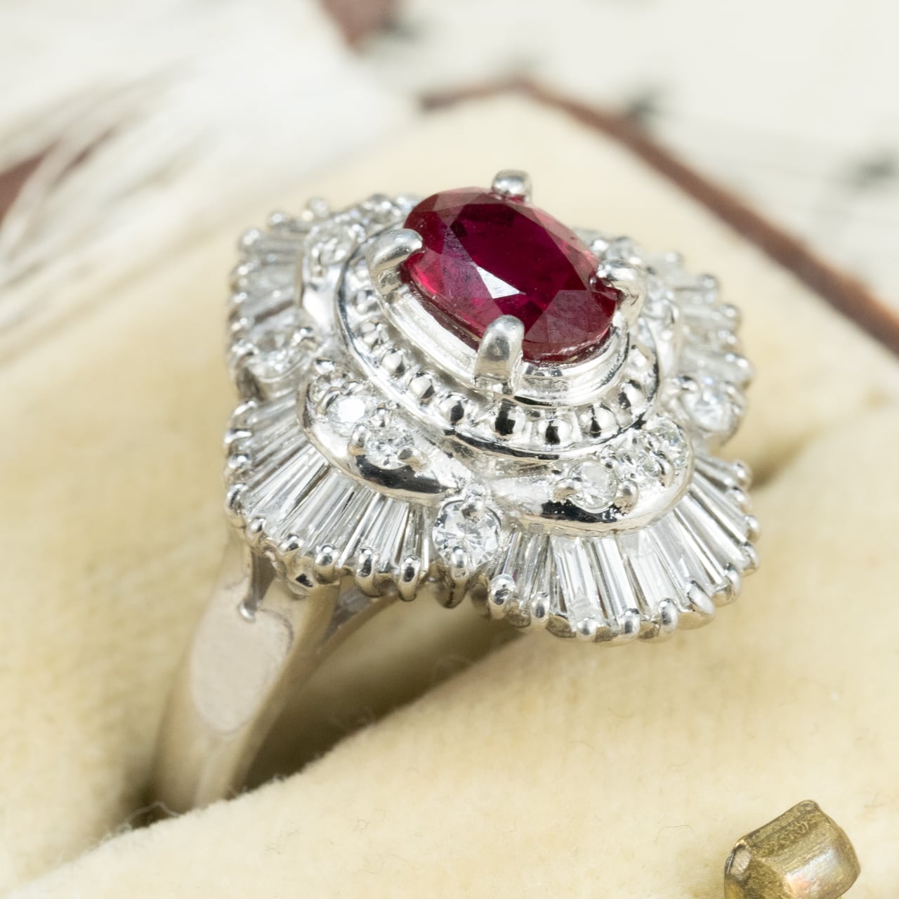 昭和ジュエリー ルビー ダイヤモンド リング Pt900 0.92ct 0.76ct