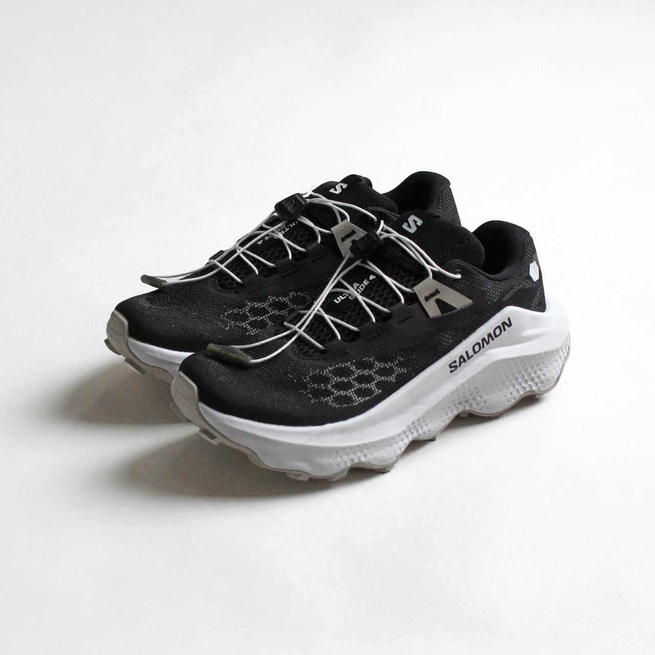 SALOMON(サロモン)W ULTRA GLIDE 4 Black / White / Silver Cloud ウィメンズ トレイルランニングシューズ