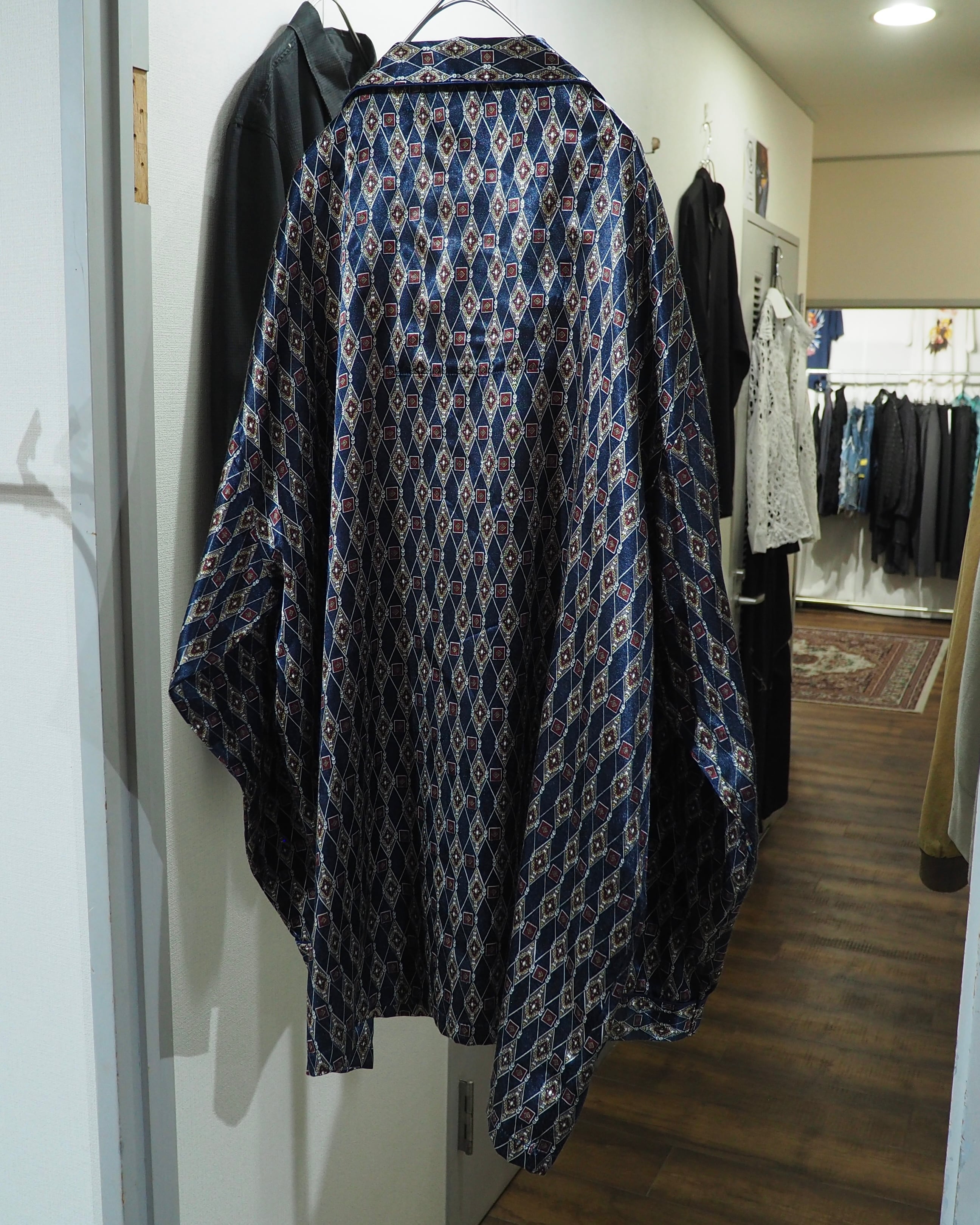 Beautiful Old Luxury Art Pattern Vintage Drape Loose Open Collar Shirt