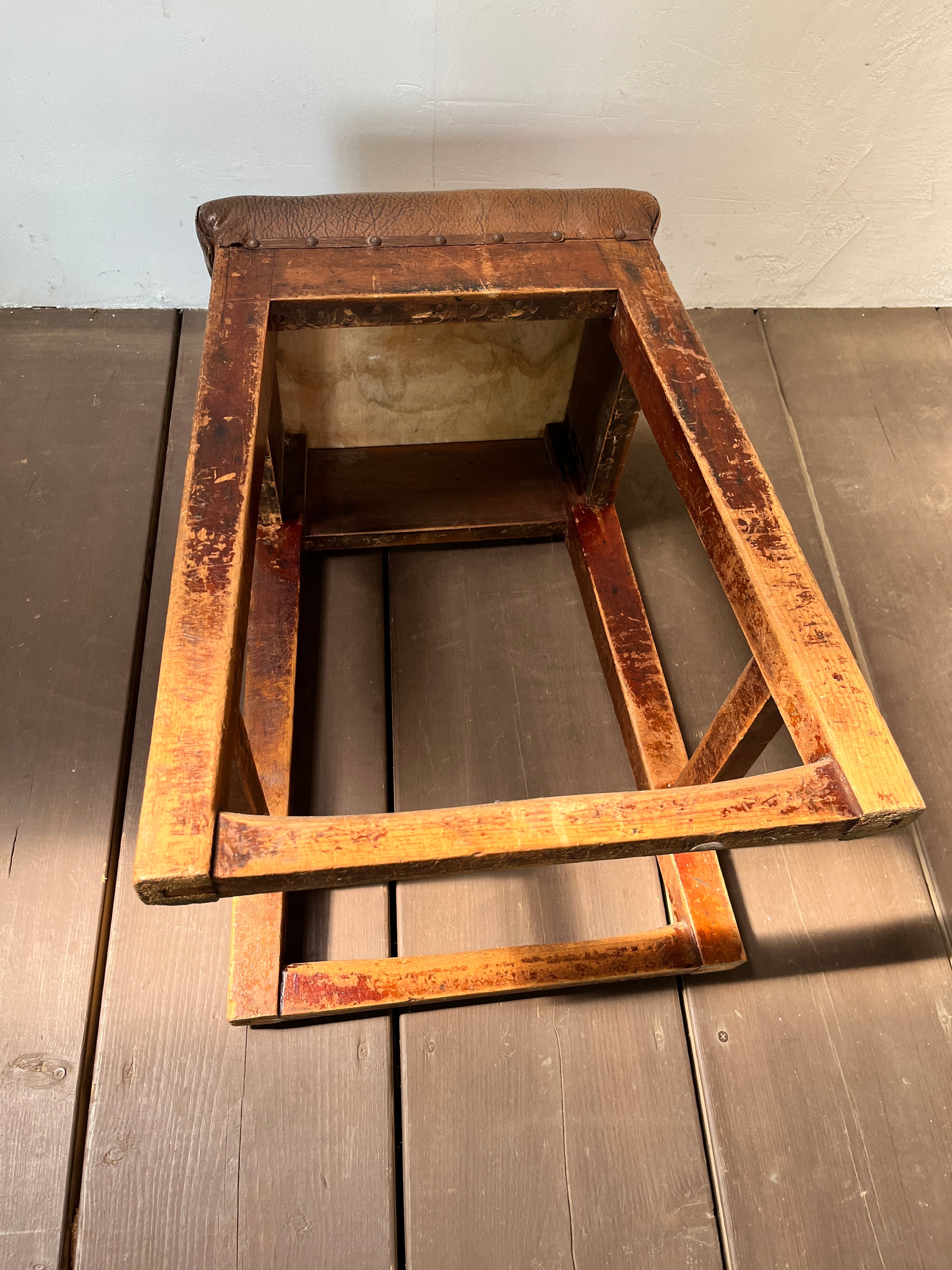 Old stool /England＜スツール・イギリスアンティーク・革張り椅子
