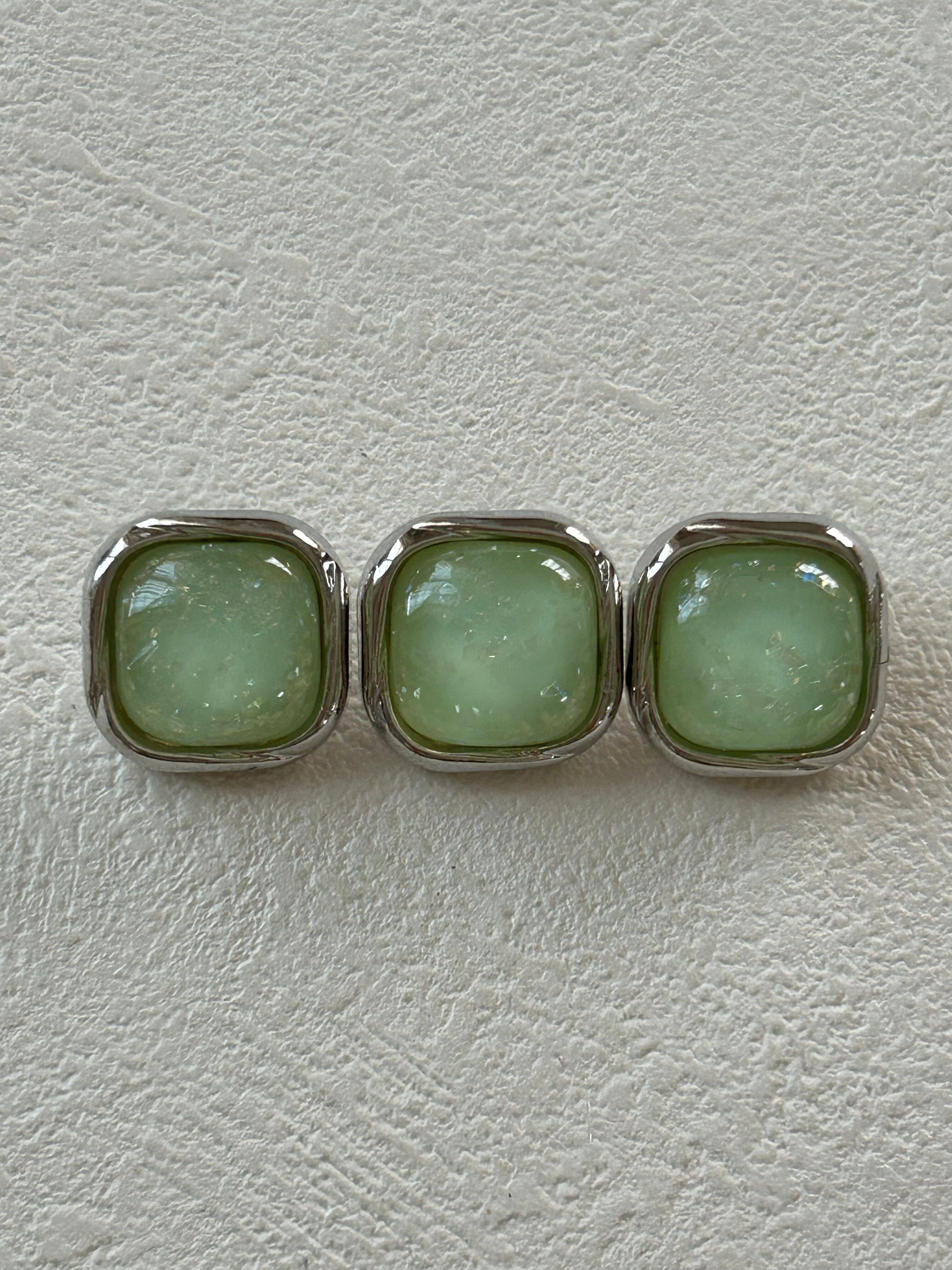 輸入デザインボタン ホログラム ライトグリーン×シルバー カボション×メタル 17mm アクセサリーパーツ デコレーションパーツ