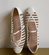 本革フラット編み込み透かし彫りローマンシューズ